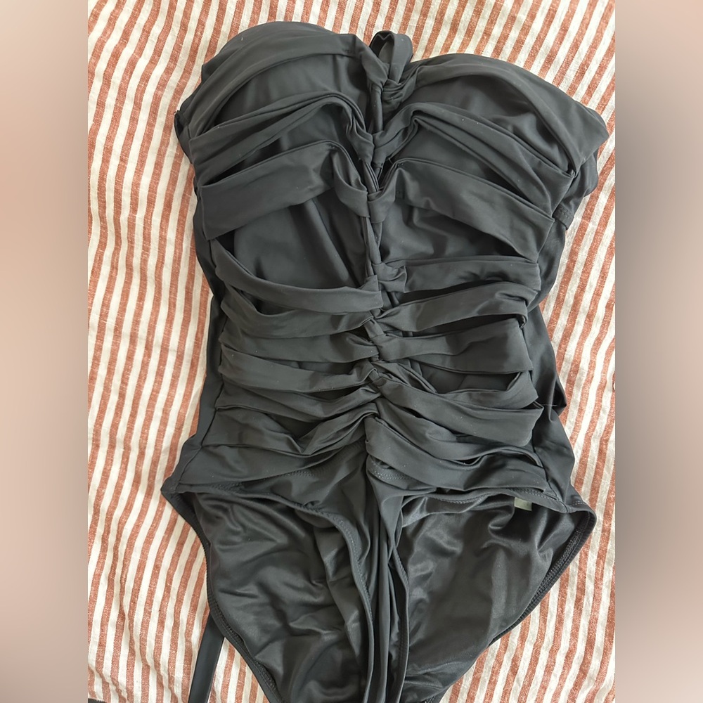Spanx Swim - Halter One Piece Swimsuit with adjustable ruching, size 8 - Picture 4 of 4